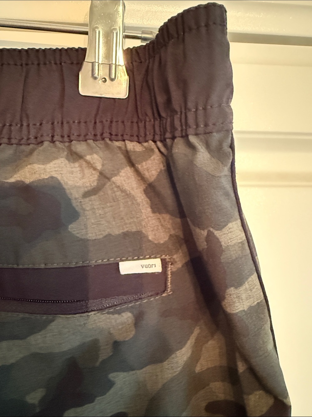 Vuori Men's Multi Shorts size medium - Picture 5 of 8